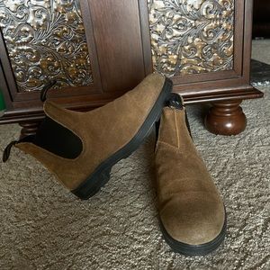 Blundstone suede boots